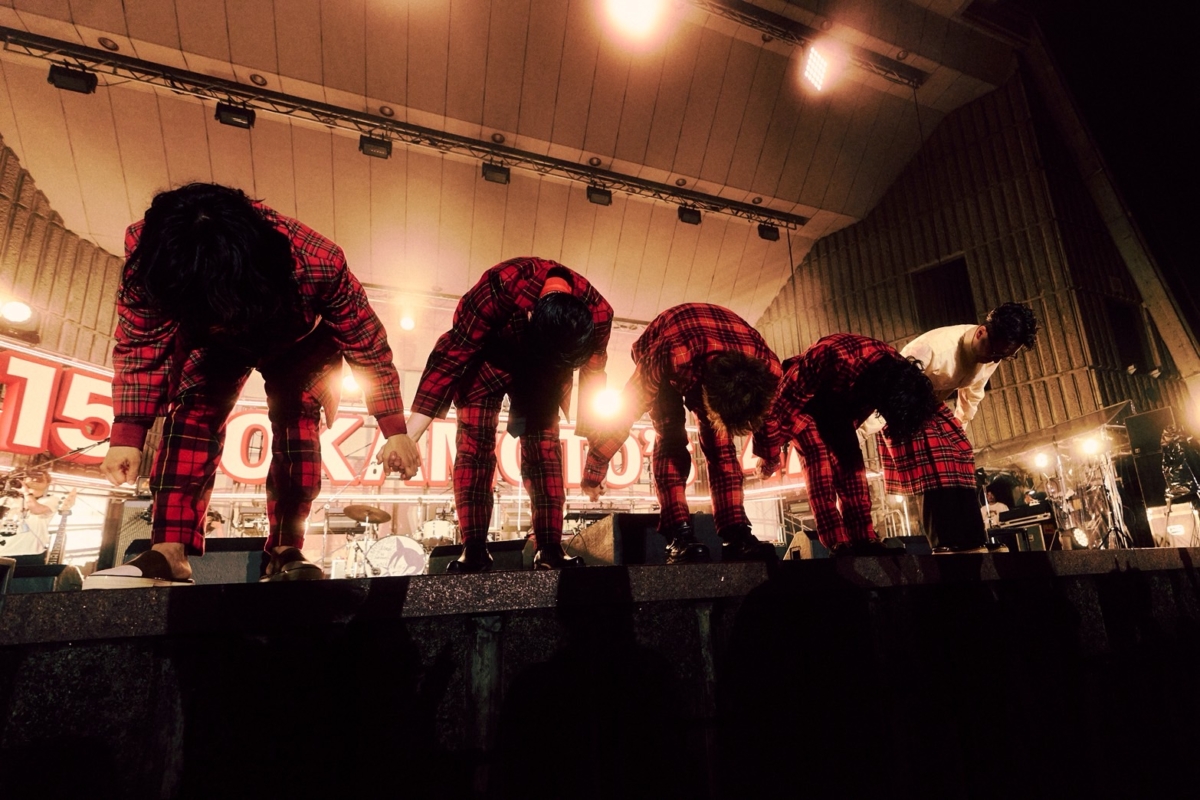 OKAMOTO'S デビュー15周年イヤー！ 47都道府県ツアーのスペシャルファイナル公演、OKAMOTO’Sとしては2016年公演以来8年ぶり3度目の日比谷野外大音楽堂でのワンマンライブの模様をお届け！