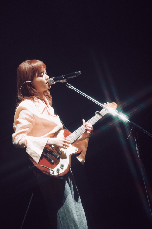 iri、5月にリリースしたEP「Seek」を引っさげたホールツアー開幕。東京国際フォーラム公演が大盛況にて終了。