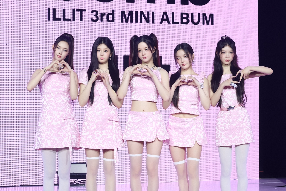 ILLITが3rd Mini Album ‘bomb’で見せた成長と自信。「自分の可能性を信じて」と同世代にエール