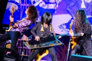 横浜・ぴあアリーナMMにて2日間開催されたロックバンド”FLOW”が創るアニソンロックフェス『FLOW THE FESTIVAL 2025』の公式ライブレポートが到着！