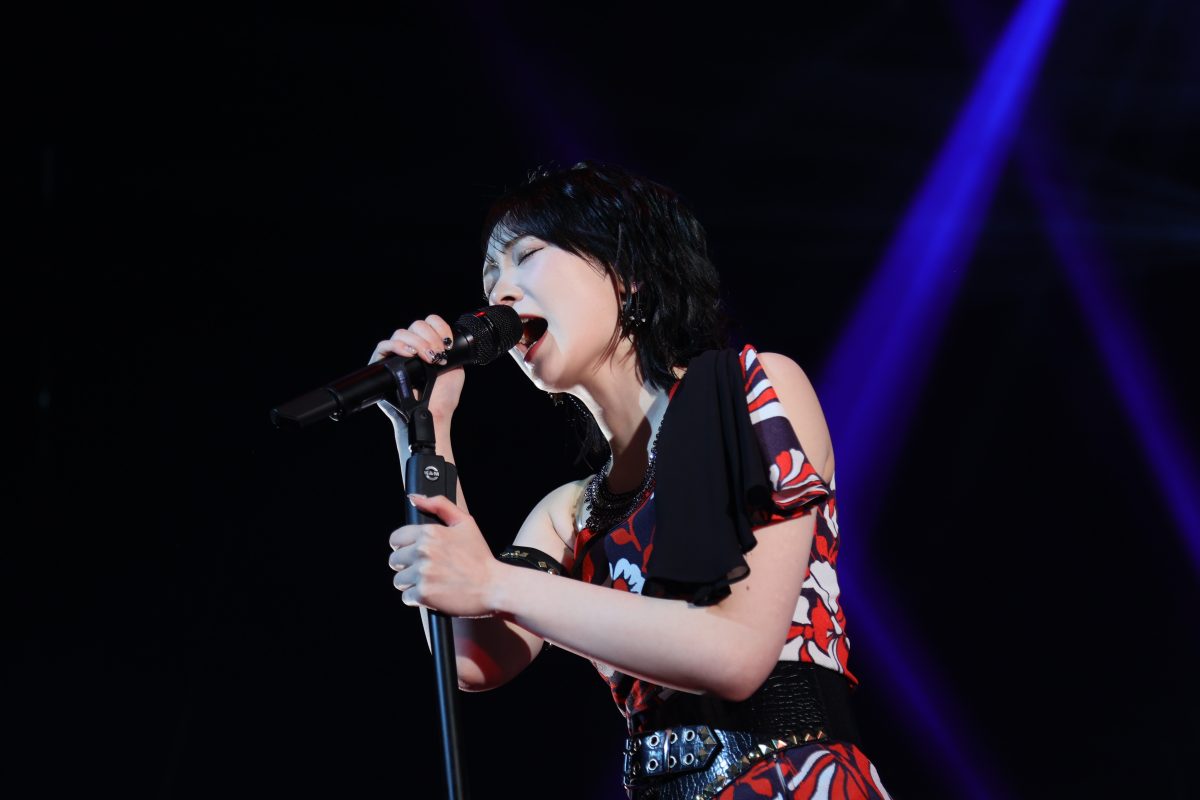 AKB48 若手メンバー16名がフレッシュなパフォーマンス 秋山由奈「東京ドームまで引っ張っていけるメンバーになりたい」