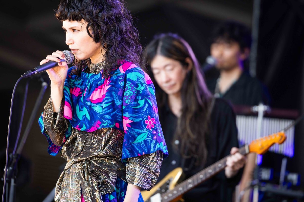 Superfly 「音楽の力はすごい！音楽が好き！」10年ぶりの大阪でのフリーライブで2.3万人を魅了！カバーアルバム『Amazing』発売記念フリーライブ開催！！