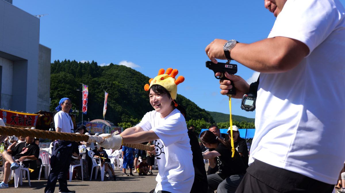 小山雄大、観光大使を務める思い出の地 奥尻島で全10曲を熱唱!! 2 小山雄大、観光大使を務める思い出の地 奥尻島で全10曲を熱唱!!