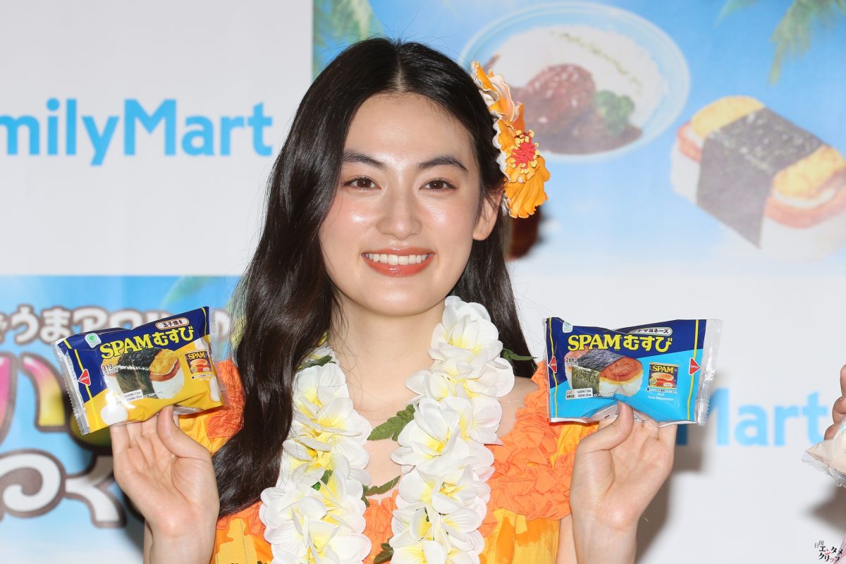 八木莉可子「ファミマでハワイをたくさん感じて、新商品おいしいです。うまアロハ~です」 13 八木莉可子「ファミマでハワイをたくさん感じて、新商品おいしいです。うまアロハ~です」