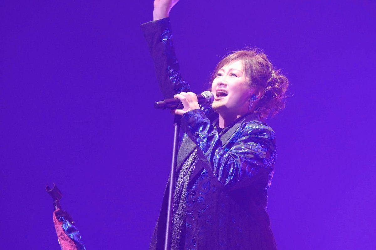 デビュー40周年の渡辺美里、自身の誕生日にライブ開催！影絵MVが話題、槇原敬之提供の新曲「折りたたみ傘」を初披露！