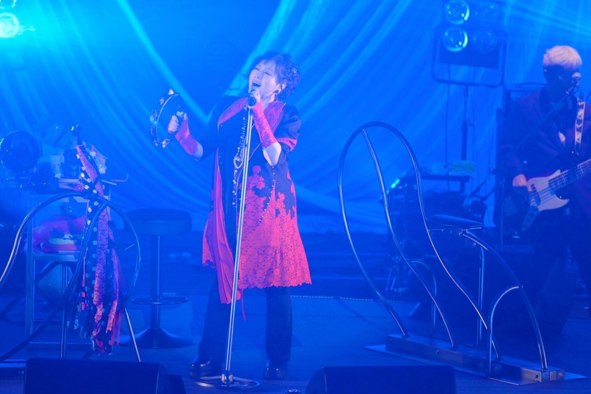 デビュー40周年の渡辺美里、自身の誕生日にライブ開催！影絵MVが話題、槇原敬之提供の新曲「折りたたみ傘」を初披露！