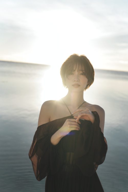今まで見たことがない表情のカットも収録! 俳優・モデル 岡崎紗絵 新しい魅力が満載の写真集9/16(火)発売! 3 今まで見たことがない表情のカットも収録! 俳優・モデル 岡崎紗絵 新しい魅力が満載の写真集9/16(火)発売!