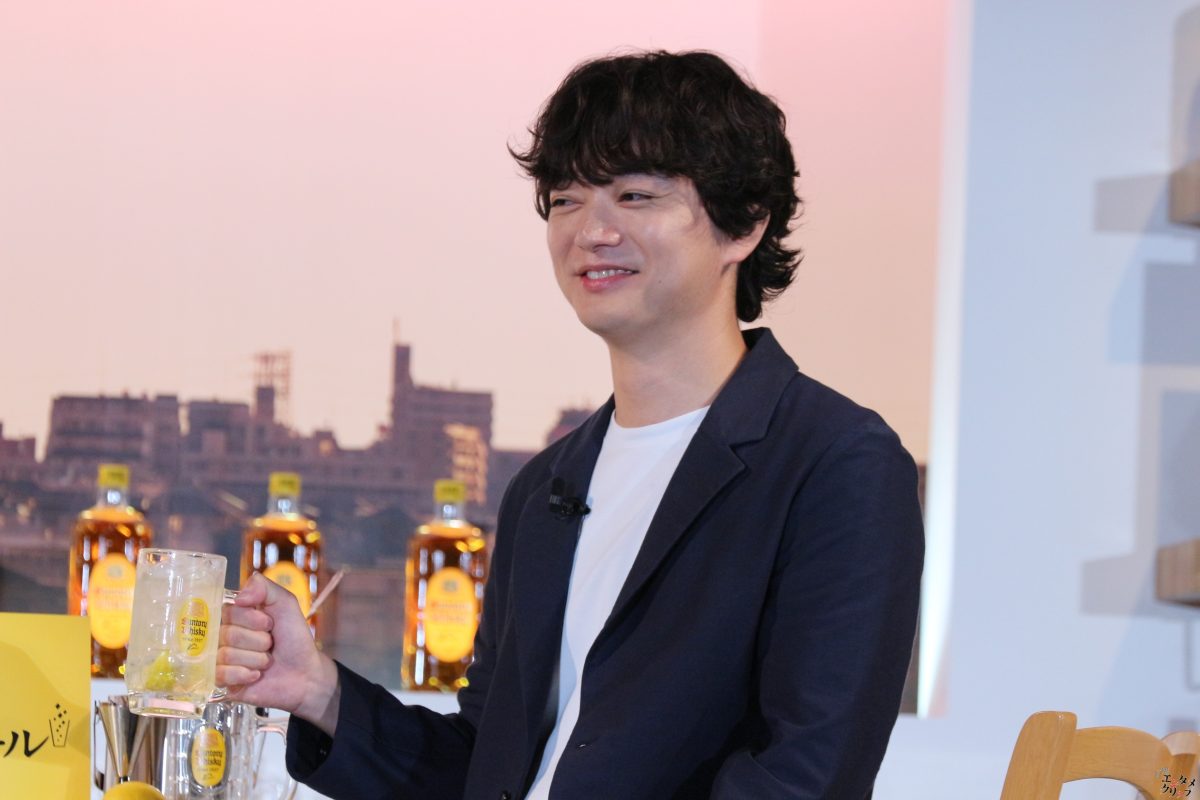 蒼井優『角瓶』CM“4代目店主”就任「5代目店主の方に喜んで継いでいただけるように、4代目を一生懸命務めてまいりたいと思っております」