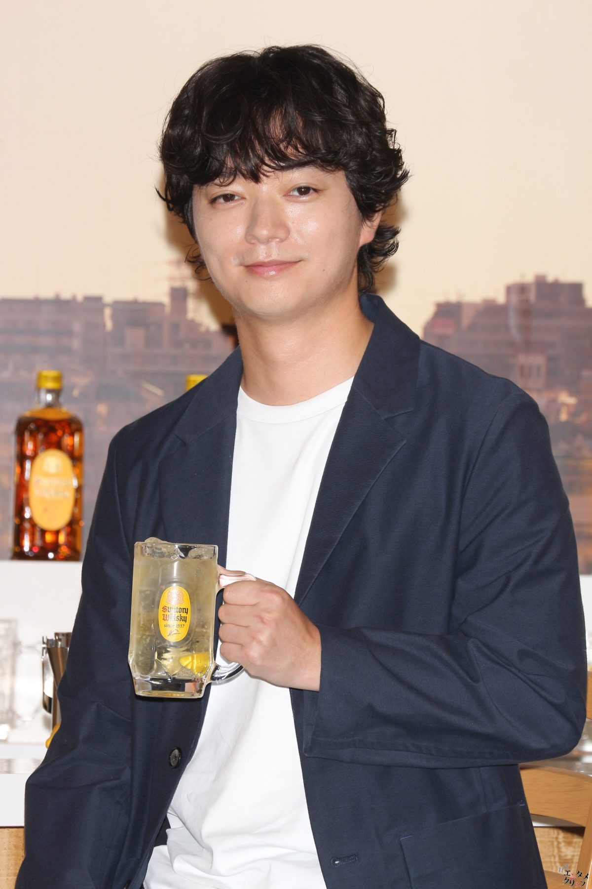 蒼井優『角瓶』CM“4代目店主”就任「5代目店主の方に喜んで継いでいただけるように、4代目を一生懸命務めてまいりたいと思っております」