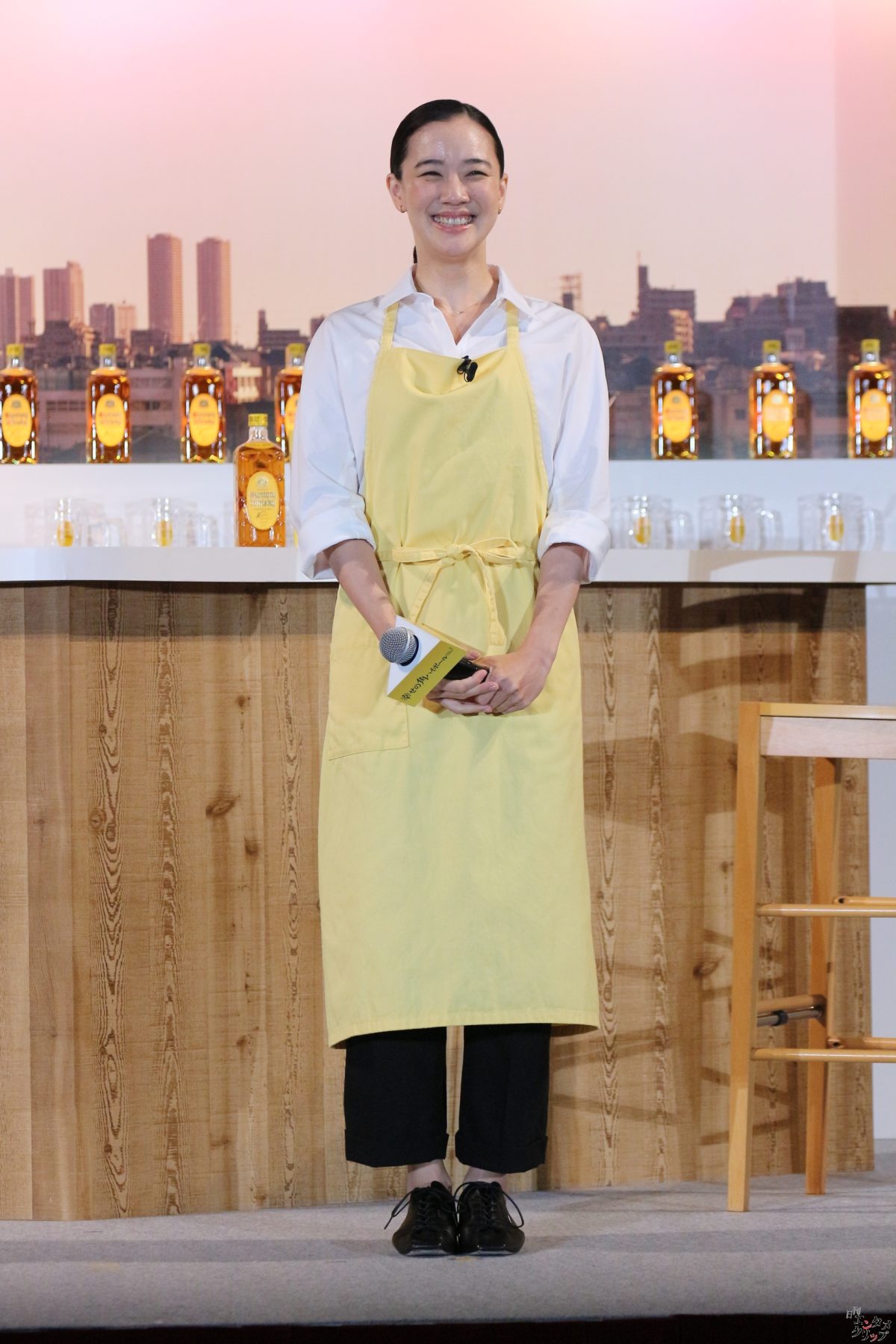 蒼井優『角瓶』CM“4代目店主”就任「5代目店主の方に喜んで継いでいただけるように、4代目を一生懸命務めてまいりたいと思っております」