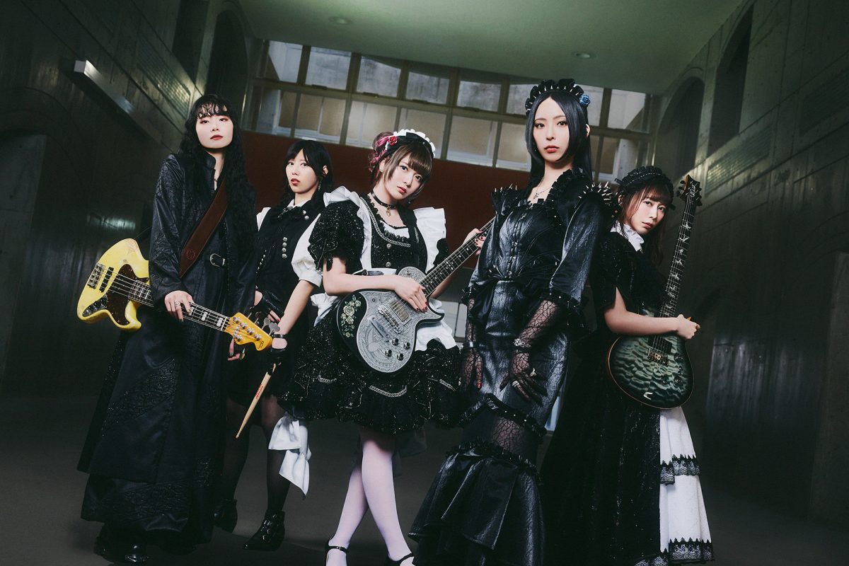 世界的人気のガールズロックバンドBAND-MAID、トレンド席巻で今クール最注目作のTVアニメ『桃源暗鬼』エンディング主題歌「What is justice?」をリリース！ アニメとリンクした世界観とハードな演奏シーンが見どころのMVも公開！