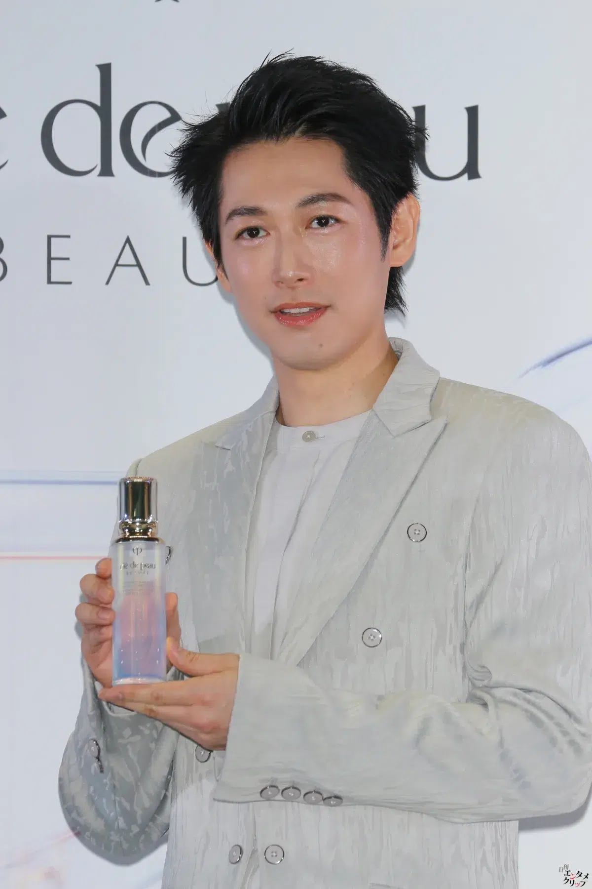 「クレ・ド・ポー ボーテ POPUP」プレスデーイベントのトークセッションに宮沢りえ登壇。フォトコールには多数の著名人が登場 16 「クレ・ド・ポー ボーテ POPUP」プレスデーイベントのトークセッションに宮沢りえ登壇。フォトコールには多数の著名人が登場