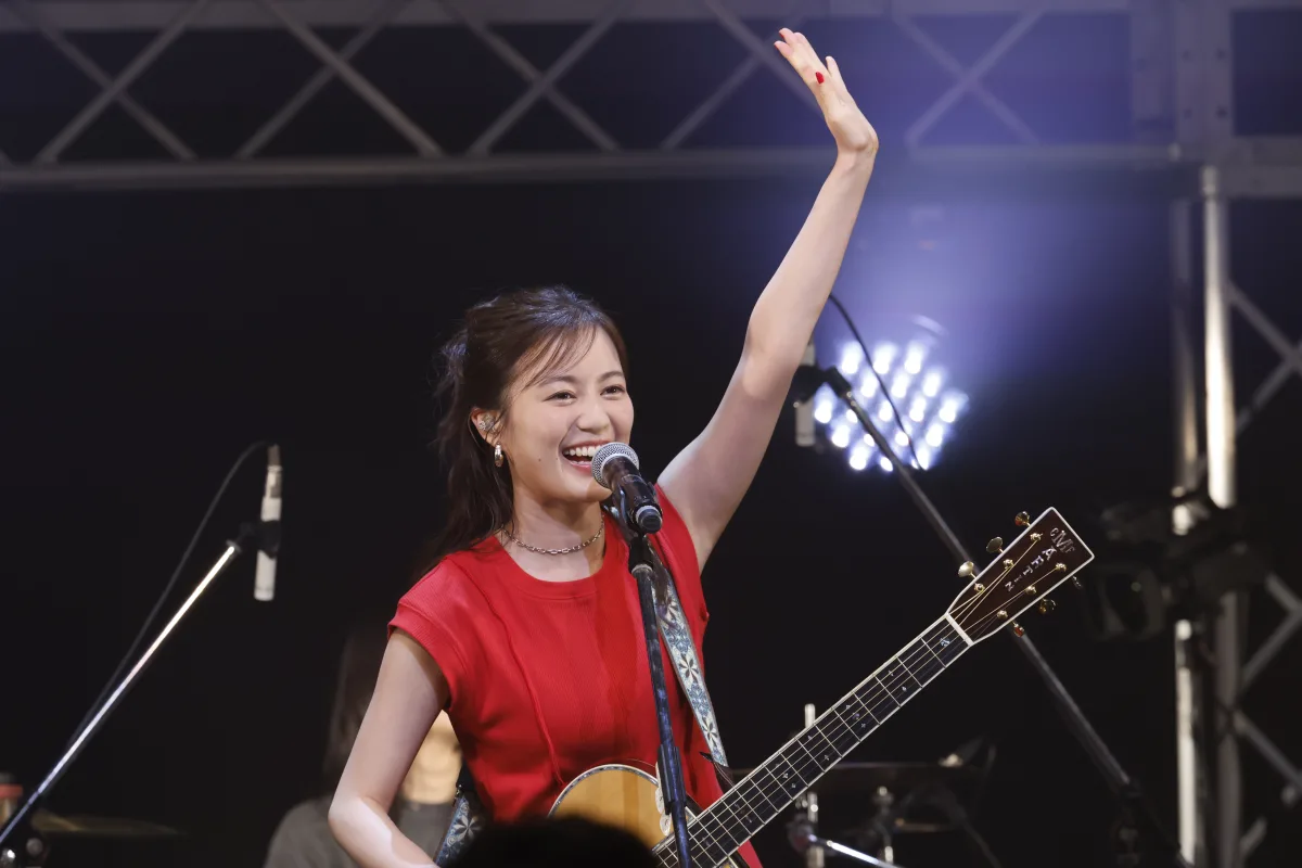 生田絵梨花とSHISHAMOのコラボバンド「IKUSHAMO」が熱狂の初ライブ！『三ツ矢サイダー』Presents「澄みきる！夏のIKUSHAMO トーク&ライブ」レポート