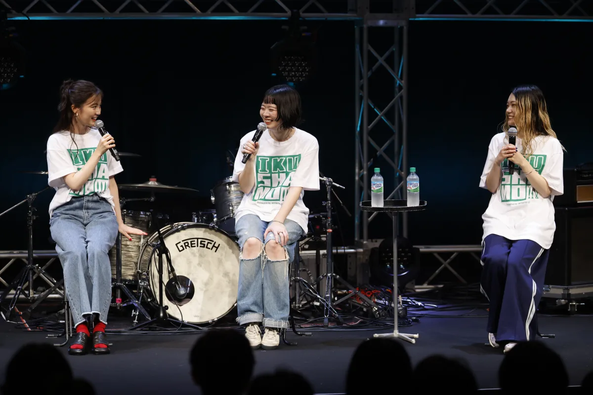 生田絵梨花とSHISHAMOのコラボバンド「IKUSHAMO」が熱狂の初ライブ！『三ツ矢サイダー』Presents「澄みきる！夏のIKUSHAMO トーク&ライブ」レポート
