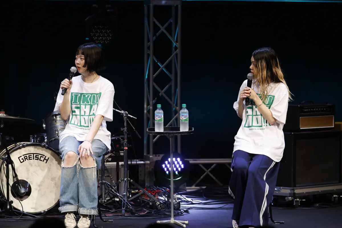生田絵梨花とSHISHAMOのコラボバンド「IKUSHAMO」が熱狂の初ライブ！『三ツ矢サイダー』Presents「澄みきる！夏のIKUSHAMO トーク&ライブ」レポート
