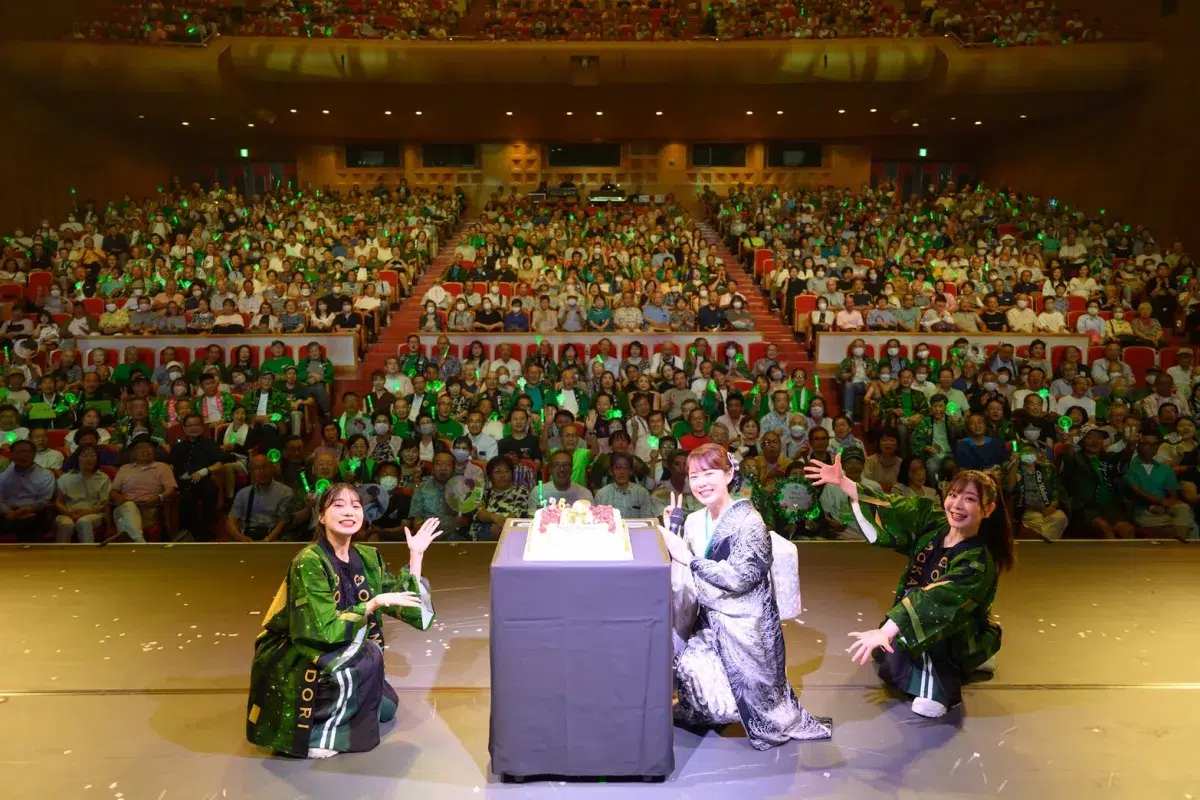 デビュー20周年記念 丘みどりコンサート2025 ～演魅Vol.６～レポート 夜香蘭／千年の花　【花道盤】　発売決定！
