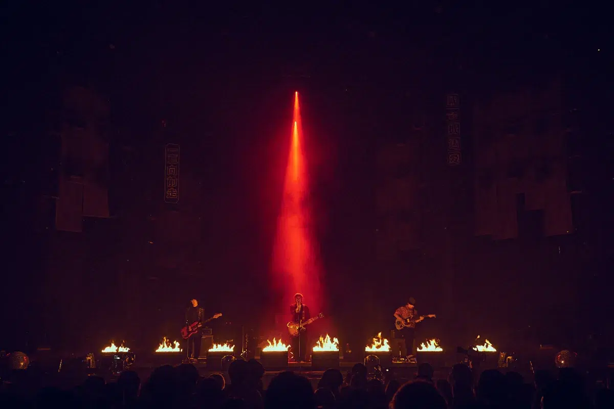 クリープハイプ オフィシャルライブレポート 悩みながら迷いながら生き続ける者たちへ 俺らもそうだよって