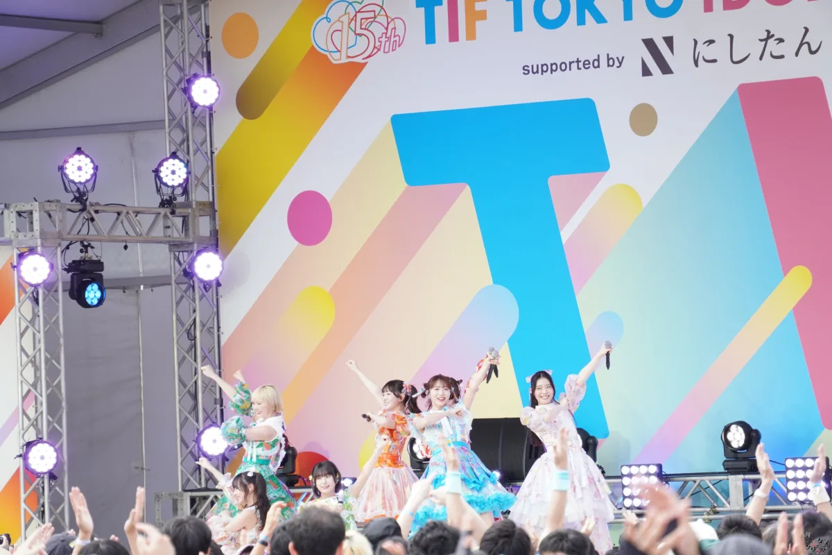 私立恵比寿中学、台風一過の「TIF」で熱狂のステージ！