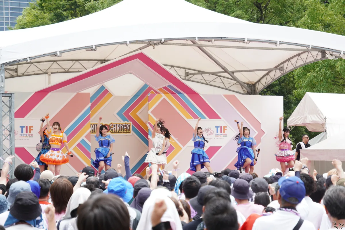 TIFでモーニング娘。への愛が爆発！アイドルたちが名曲をカバー ロージークロニクル 橋田歩果は「モーニング娘。さんを超えられるようなアイドルになれるように頑張りたい！」と宣言