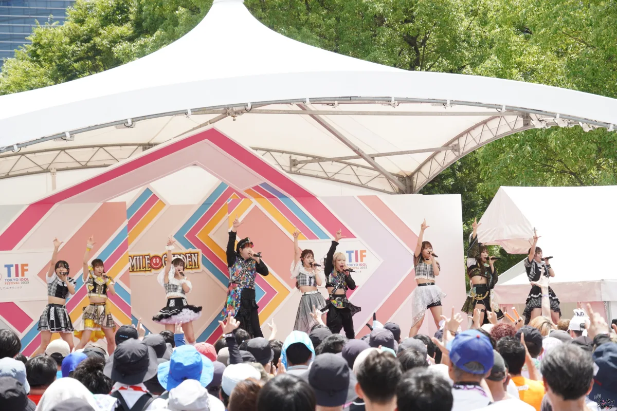 TIFでモーニング娘。への愛が爆発！アイドルたちが名曲をカバー ロージークロニクル 橋田歩果は「モーニング娘。さんを超えられるようなアイドルになれるように頑張りたい！」と宣言