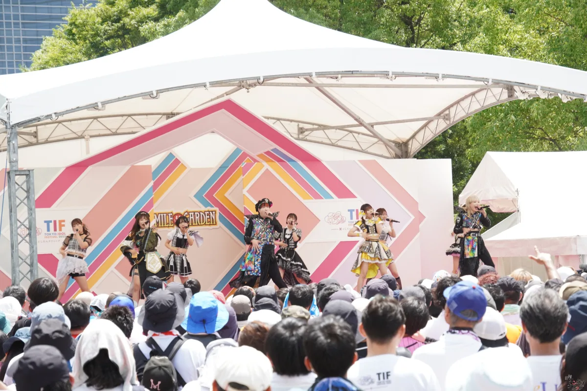 TIFでモーニング娘。への愛が爆発！アイドルたちが名曲をカバー ロージークロニクル 橋田歩果は「モーニング娘。さんを超えられるようなアイドルになれるように頑張りたい！」と宣言