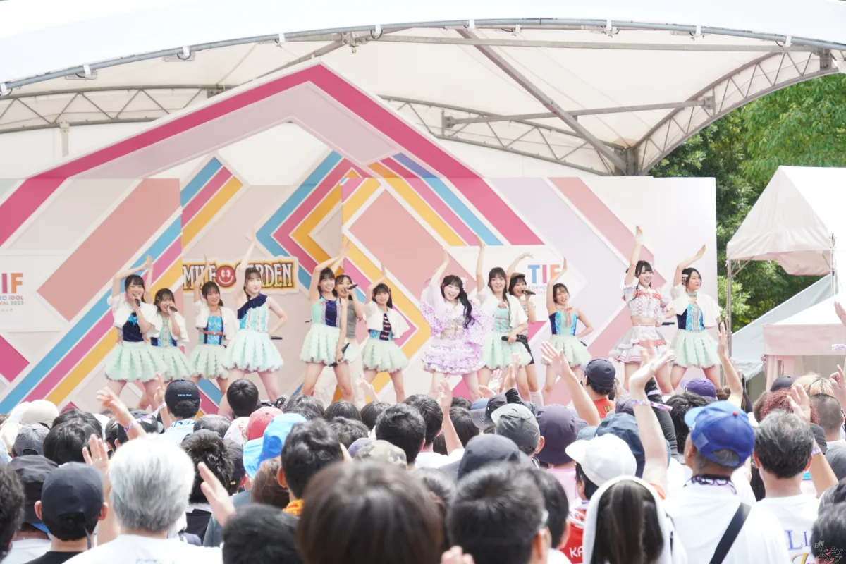 TIFでモーニング娘。への愛が爆発！アイドルたちが名曲をカバー ロージークロニクル 橋田歩果は「モーニング娘。さんを超えられるようなアイドルになれるように頑張りたい！」と宣言