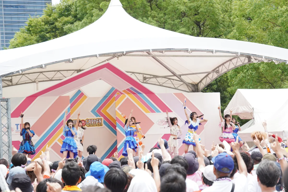 TIFでモーニング娘。への愛が爆発！アイドルたちが名曲をカバー ロージークロニクル 橋田歩果は「モーニング娘。さんを超えられるようなアイドルになれるように頑張りたい！」と宣言