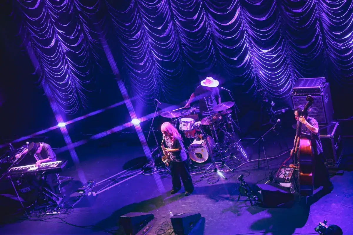 H ZETTRIO with ユッコ・ミラー、“音が踊る”熱狂の夜。アルバム『Dazz On』への期待が高まる、東京キネマ倶楽部公演ライブレポート