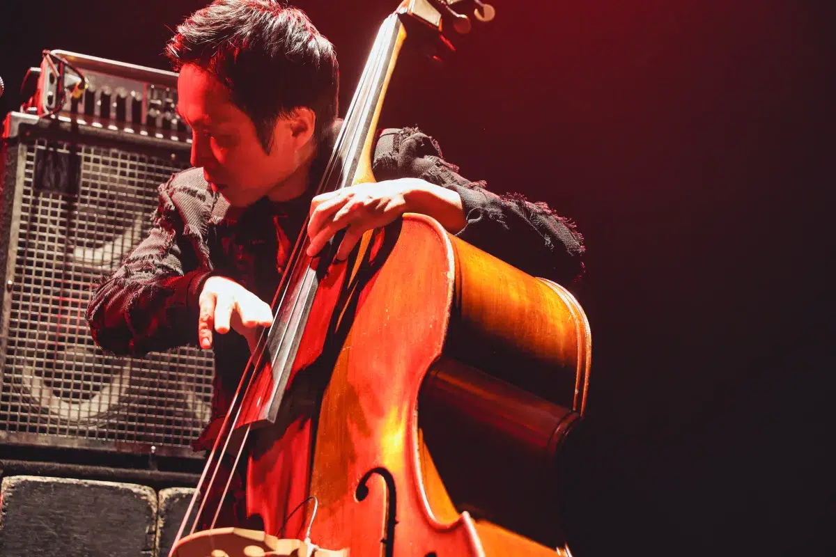 H ZETTRIO with ユッコ・ミラー、“音が踊る”熱狂の夜。アルバム『Dazz On』への期待が高まる、東京キネマ倶楽部公演ライブレポート