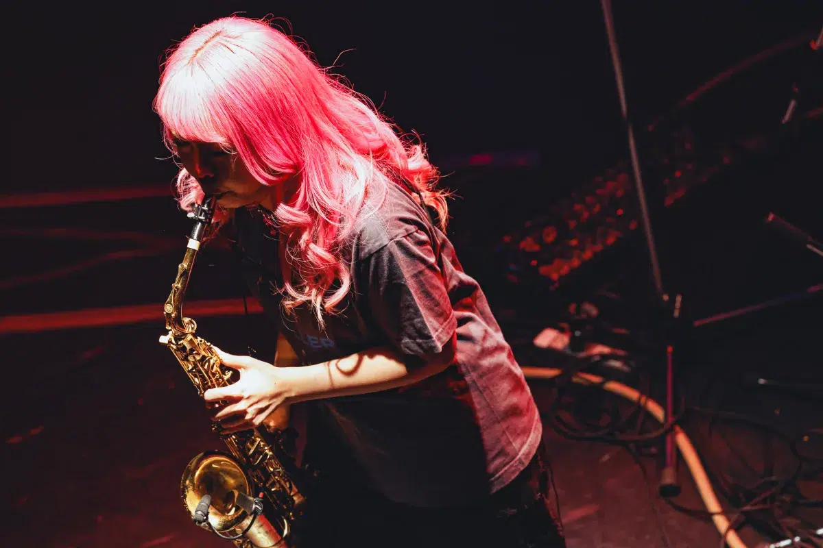 H ZETTRIO with ユッコ・ミラー、“音が踊る”熱狂の夜。アルバム『Dazz On』への期待が高まる、東京キネマ倶楽部公演ライブレポート