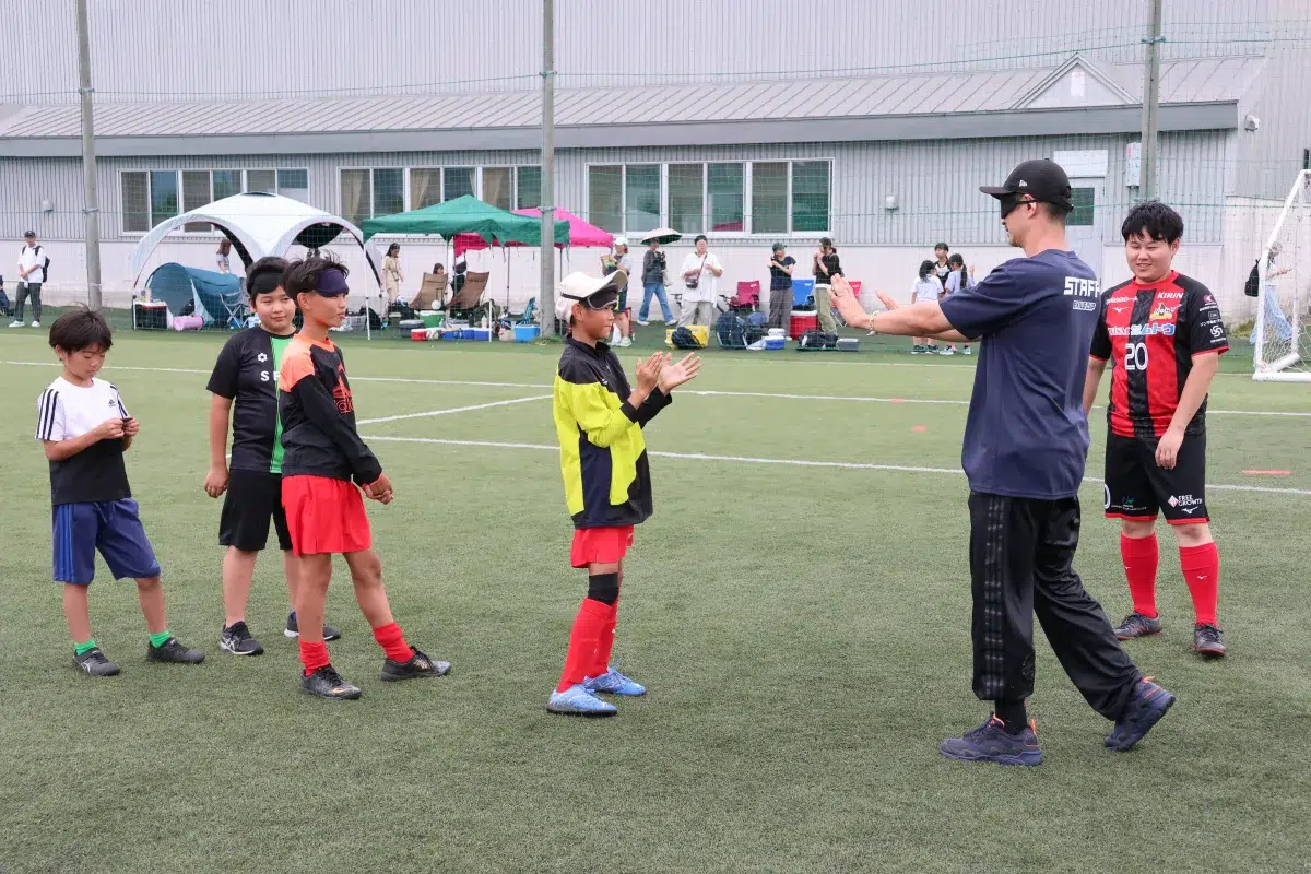 【LDH JAPAN】13回目を迎えるLDH JAPAN主催の小学生フットサル大会『EXILE CUP 2025』北海道大会が札幌市にて開催！ゲストのEXILE MAKIDAI、iScream RUI、YUNA、HINATAが出場48チーム・402名の子どもたちを応援！