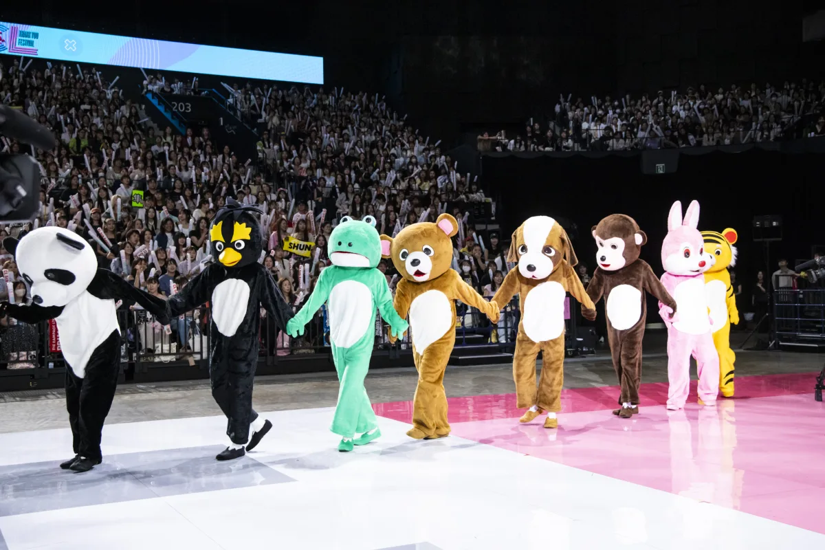LDHのデジタルコミュニケーションサービス【CL】5周年を記念しての有観客イベント『CL 5th Anniversary 〜Thank you FESTIVAL〜』開催！ LDH所属メンバー約70名のほか、特別ゲストとして吉本興業からFUJIWARA、レインボーらが参加！