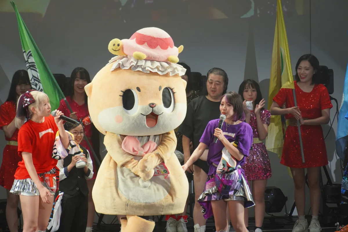仮面女子、東名阪ツアーファイナル大盛況！新曲初披露に長州小力も乱入で熱狂の渦