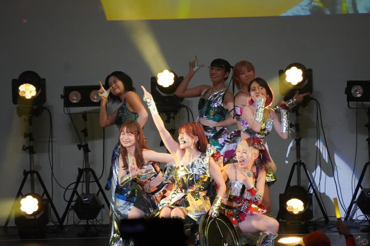 仮面女子、東名阪ツアーファイナル大盛況！新曲初披露に長州小力も乱入で熱狂の渦