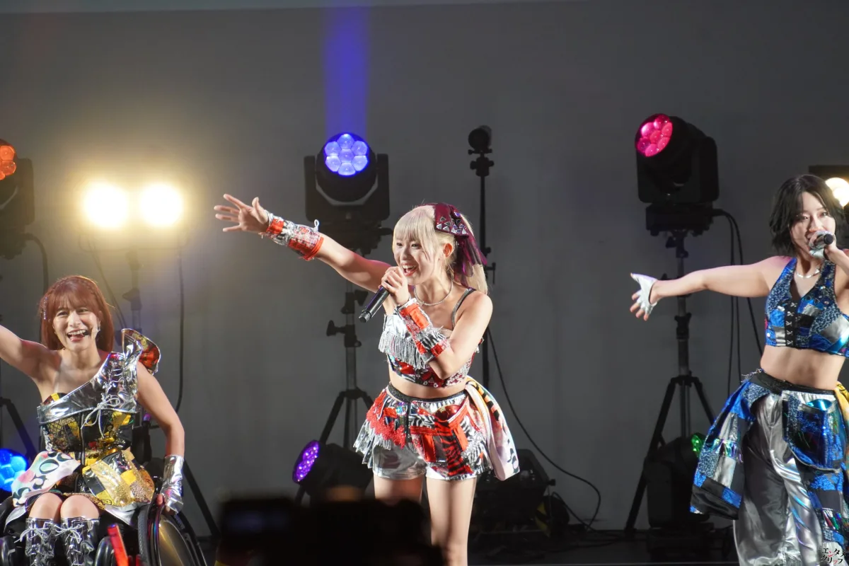 仮面女子、東名阪ツアーファイナル大盛況！新曲初披露に長州小力も乱入で熱狂の渦