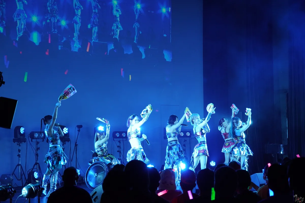 仮面女子、東名阪ツアーファイナル大盛況！新曲初披露に長州小力も乱入で熱狂の渦