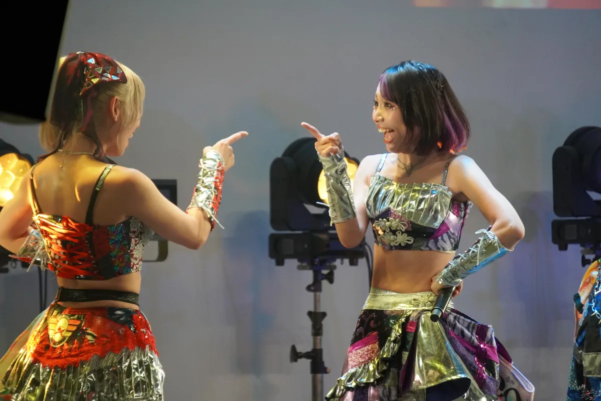 仮面女子、東名阪ツアーファイナル大盛況！新曲初披露に長州小力も乱入で熱狂の渦