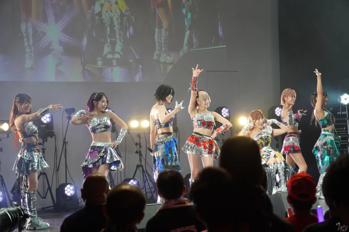 仮面女子、東名阪ツアーファイナル大盛況！新曲初披露に長州小力も乱入で熱狂の渦