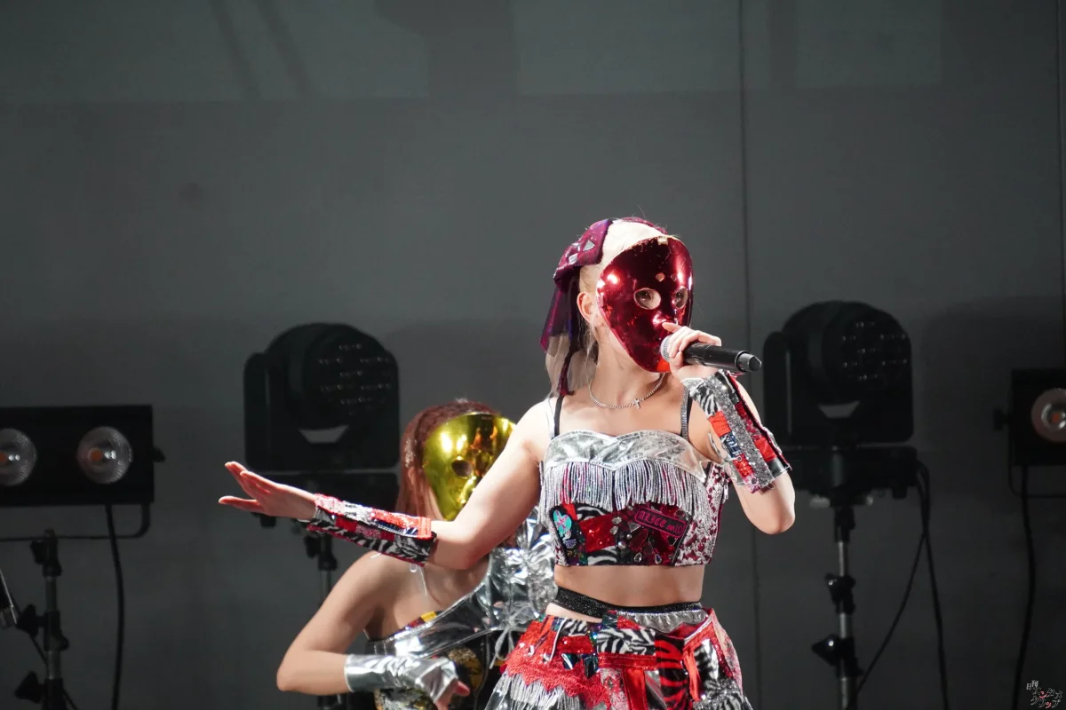 仮面女子、東名阪ツアーファイナル大盛況！新曲初披露に長州小力も乱入で熱狂の渦