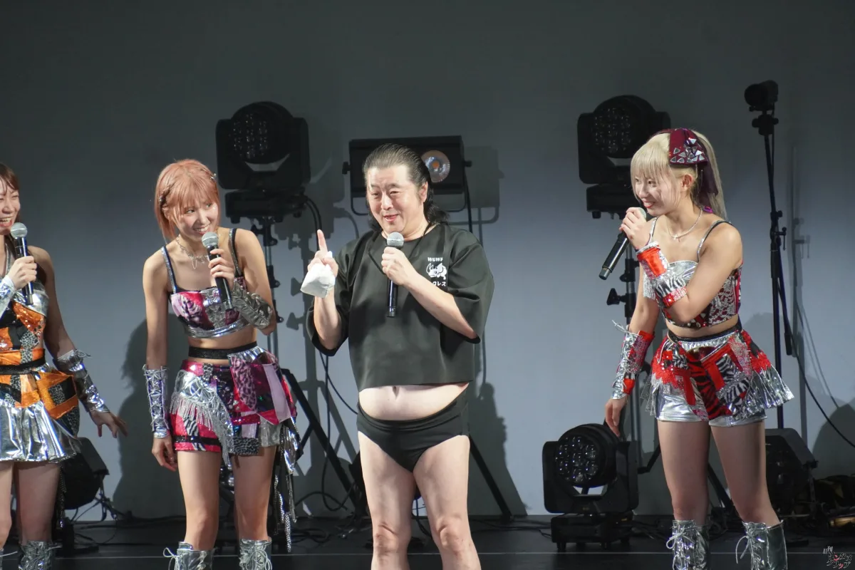 仮面女子、東名阪ツアーファイナル大盛況！新曲初披露に長州小力も乱入で熱狂の渦