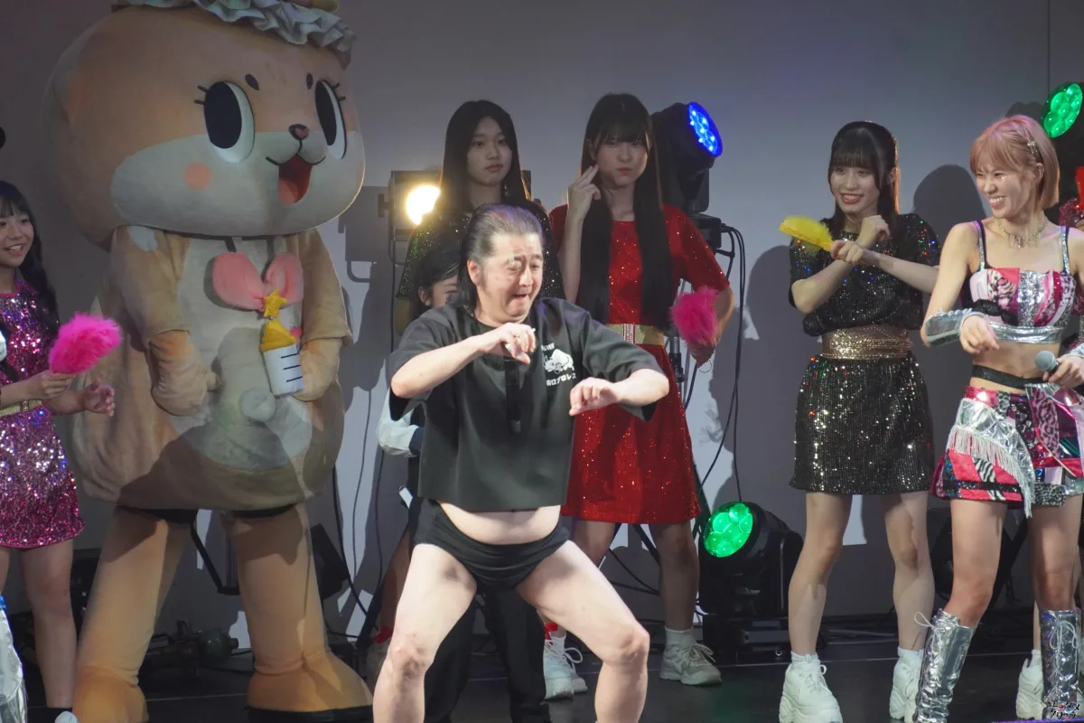 仮面女子、東名阪ツアーファイナル大盛況！新曲初披露に長州小力も乱入で熱狂の渦