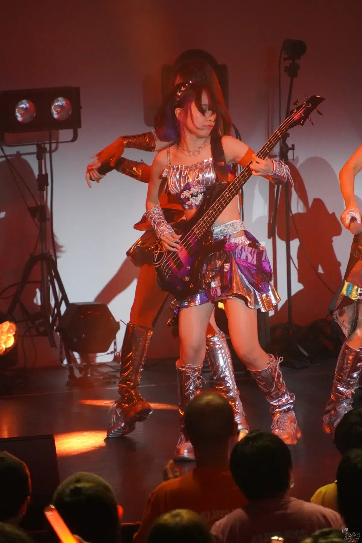 仮面女子、東名阪ツアーファイナル大盛況！新曲初披露に長州小力も乱入で熱狂の渦