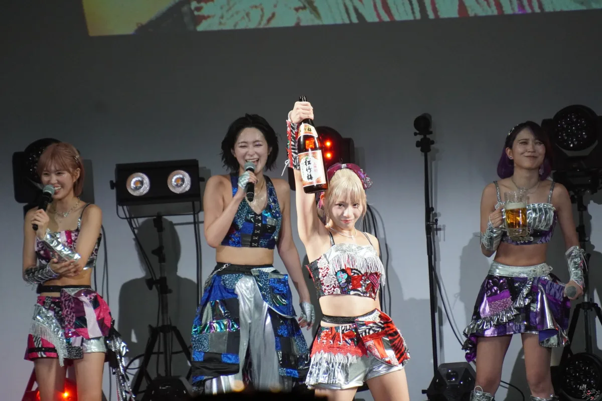 仮面女子、東名阪ツアーファイナル大盛況！新曲初披露に長州小力も乱入で熱狂の渦