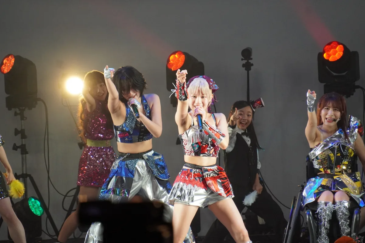 仮面女子、東名阪ツアーファイナル大盛況！新曲初披露に長州小力も乱入で熱狂の渦