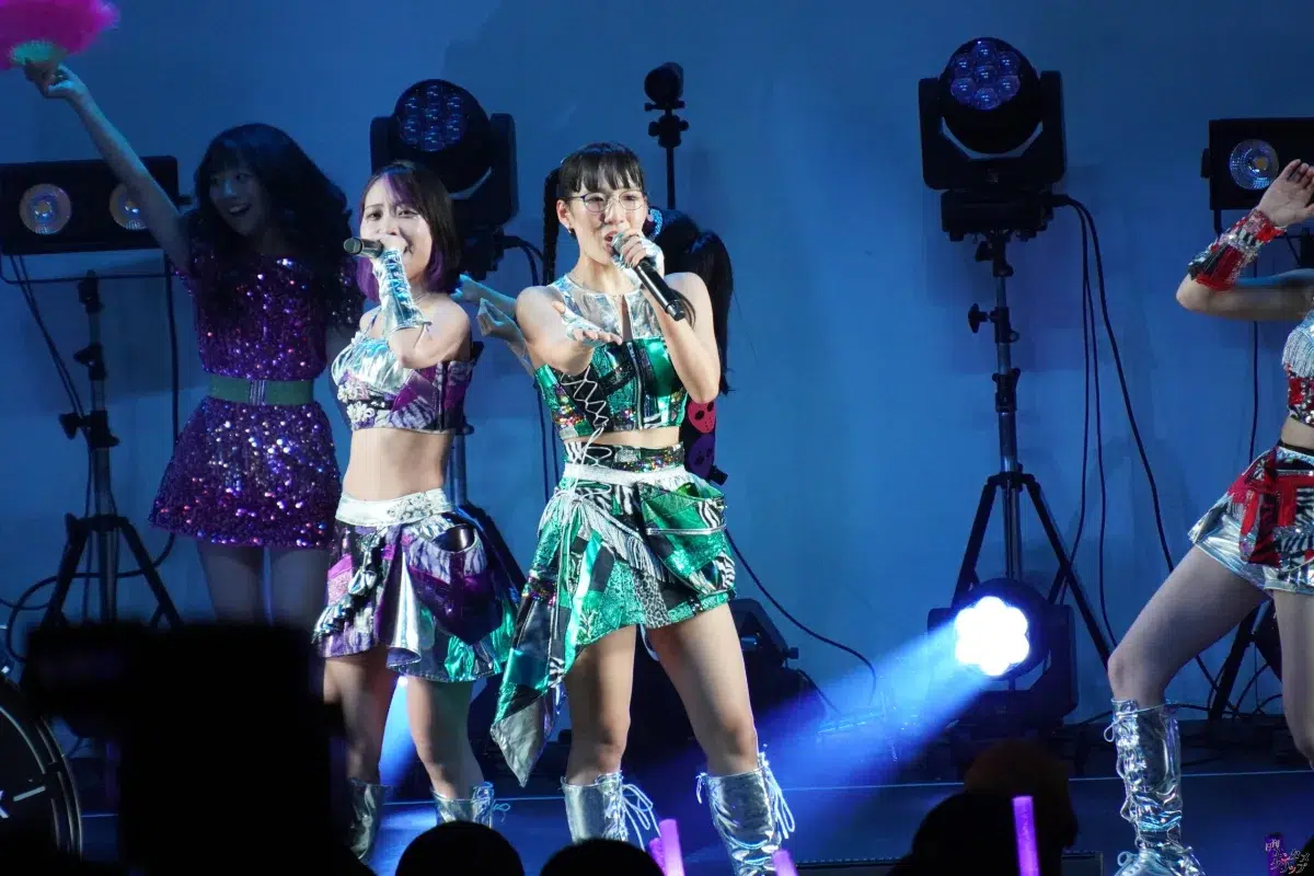 仮面女子、東名阪ツアーファイナル大盛況！新曲初披露に長州小力も乱入で熱狂の渦
