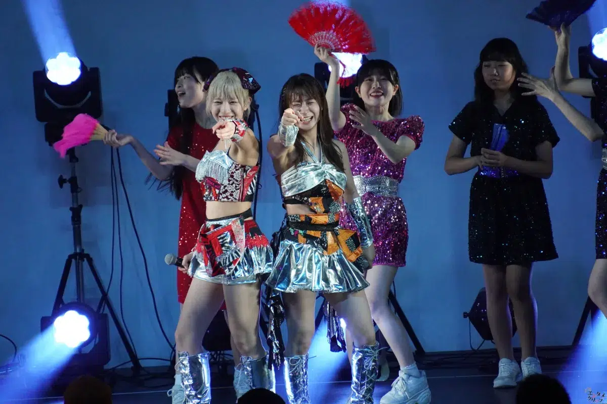 仮面女子、東名阪ツアーファイナル大盛況！新曲初披露に長州小力も乱入で熱狂の渦