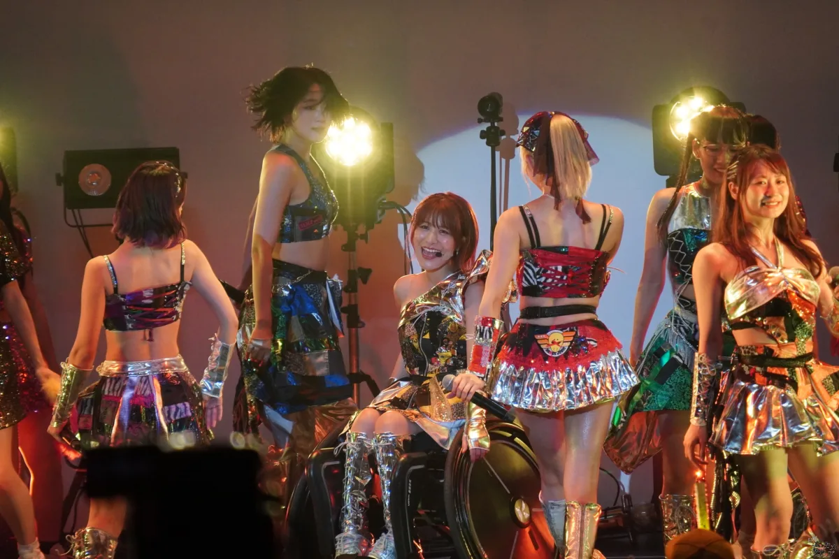 仮面女子、東名阪ツアーファイナル大盛況！新曲初披露に長州小力も乱入で熱狂の渦