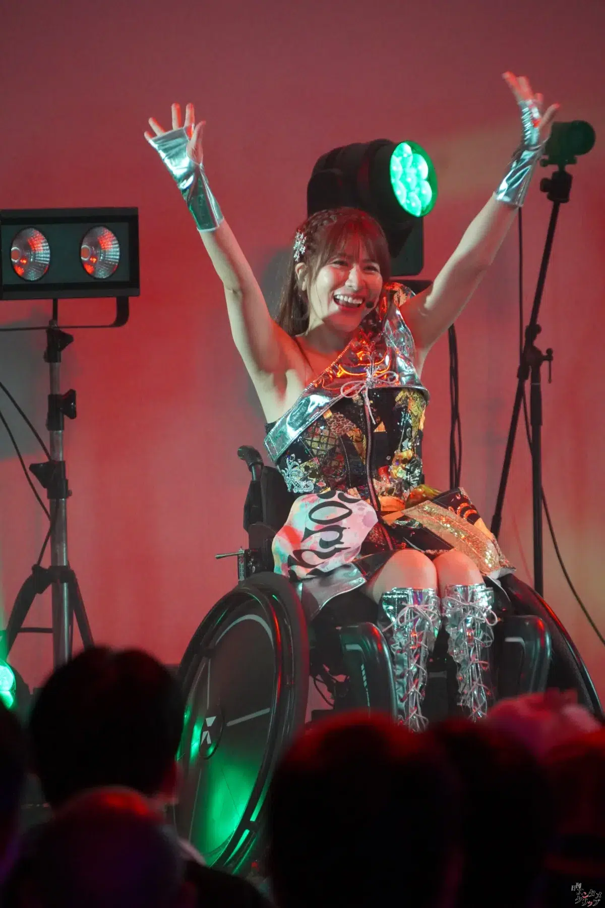 仮面女子、東名阪ツアーファイナル大盛況！新曲初披露に長州小力も乱入で熱狂の渦