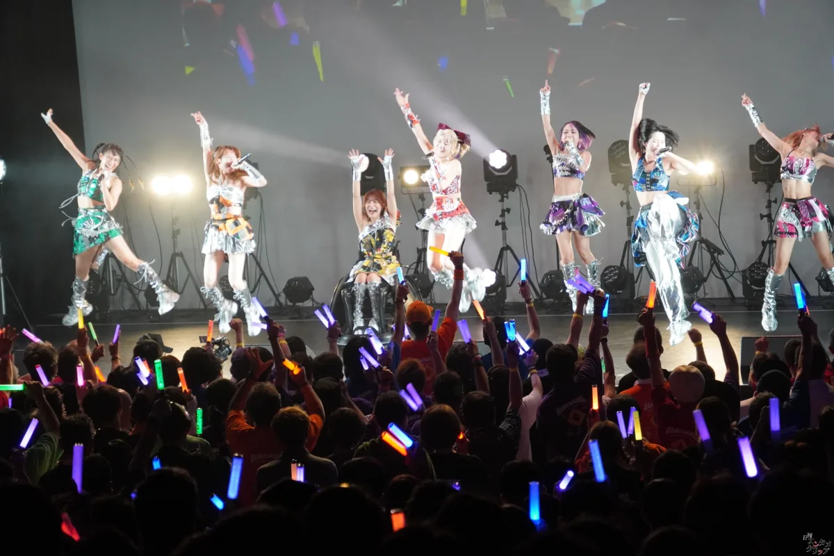 仮面女子、東名阪ツアーファイナル大盛況！新曲初披露に長州小力も乱入で熱狂の渦