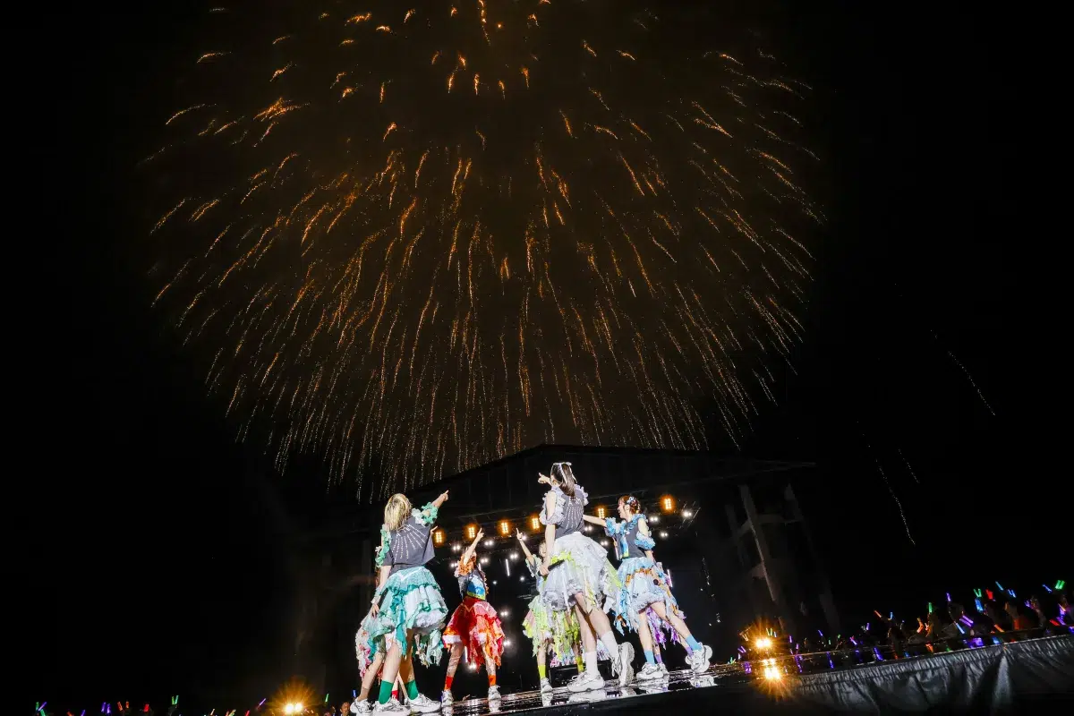 私立恵比寿中学、夏のファミえんでずぶ濡れ!富士山を背に8人の新体制が魅せた圧巻のステージ!来年1月にはKアリーナ公演も決定 10 私立恵比寿中学、夏のファミえんでずぶ濡れ!富士山を背に8人の新体制が魅せた圧巻のステージ!来年1月にはKアリーナ公演も決定